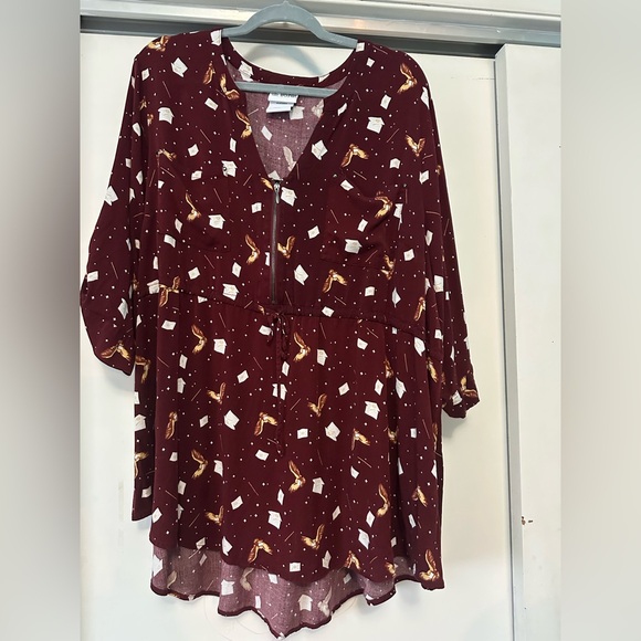 Warner Bros. Tops - Torrid Harry Potter Women's Burgundy Patterned Top